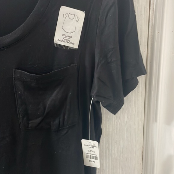 Black Scoop Neck Relaxed Fit T-Shirt from URBAN PLANET - Picture 2 of 3